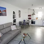 Cucharas - Pool - 2 Min - Free Ac & Wifi דירה